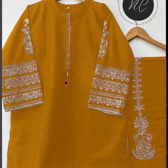 Purple Embroidered Kurta Set - Picture 6 of 9